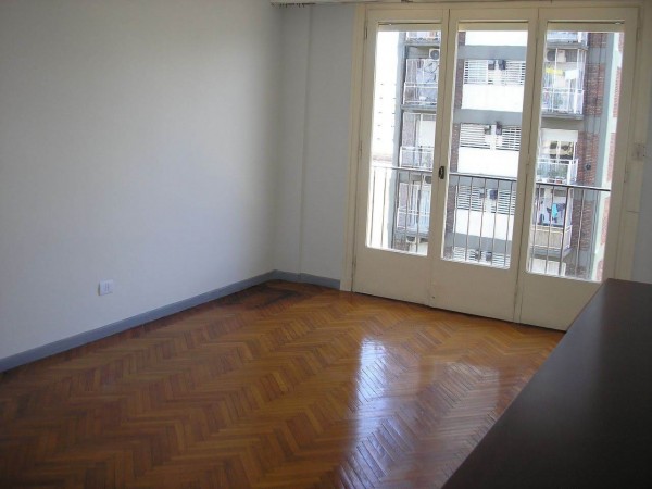 Venta Semipiso 4 Ambientes con Balcon en Av. Diaz Velez 4100 Almagro 