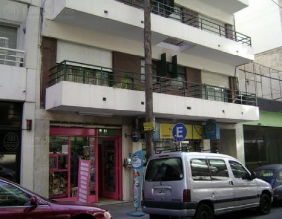 Venta departamento 4 ambientes con balcon en Mendoza 2600, Belgrano