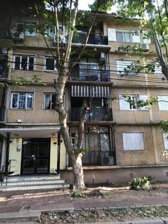 Retasado Dpto 3 Amb con Balcon al Frente en Ciudad Jardin Lomas de El Palomar