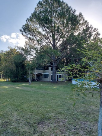 Venta Casa Quinta 3 Amb con Pileta en Paraje El Pato, Berazategui