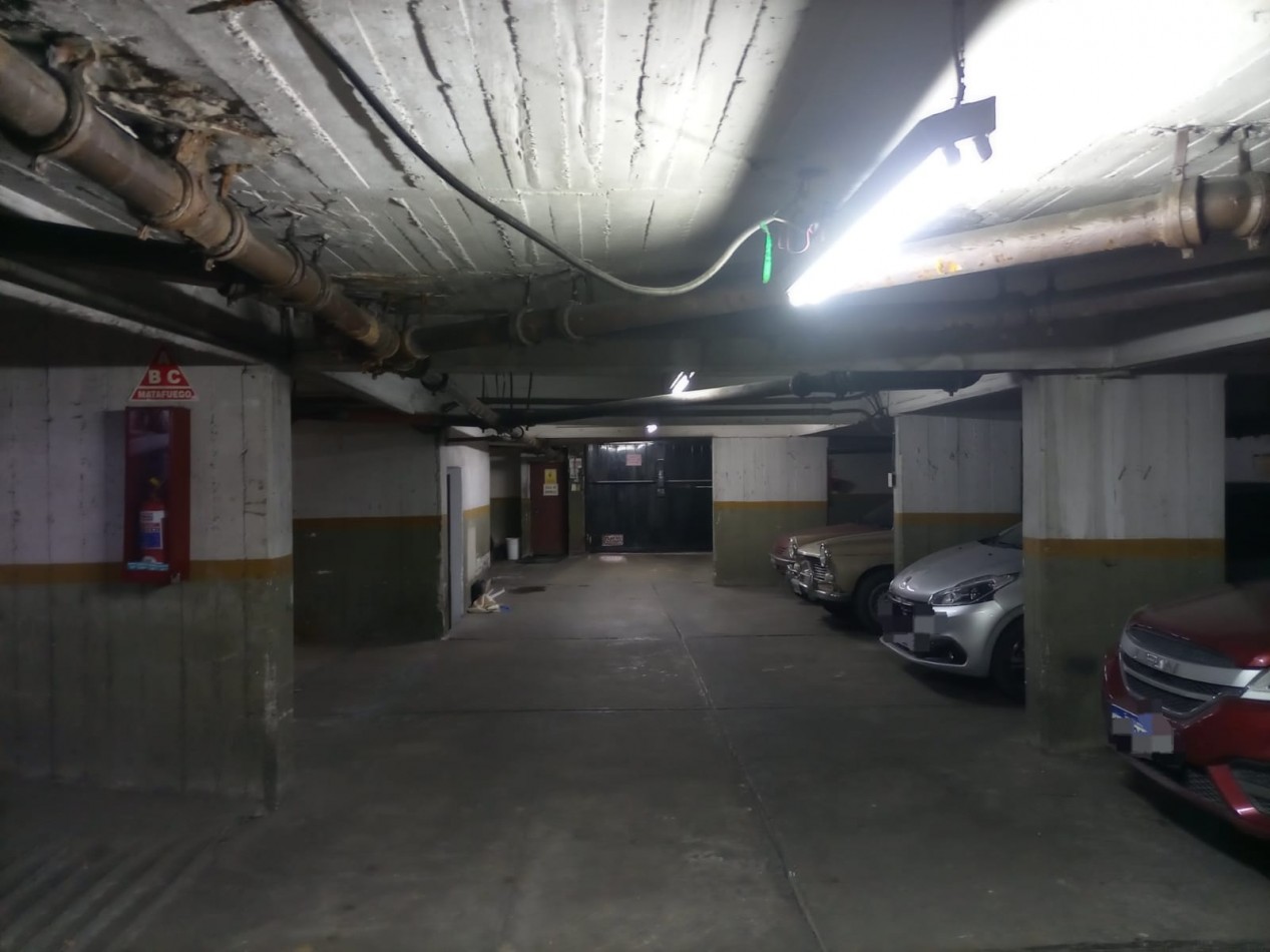 Venta Cochera en Monserrat