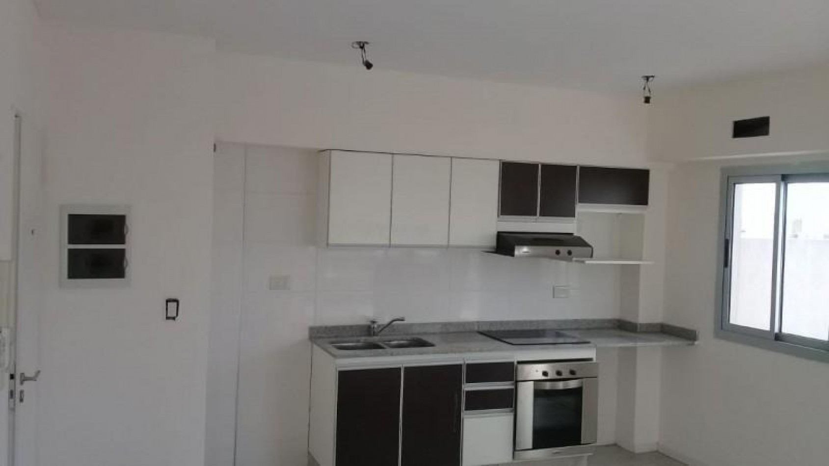 Venta Departamento 2 Amb con Balcon en Marcos Sastre 2800 Villa del Parque