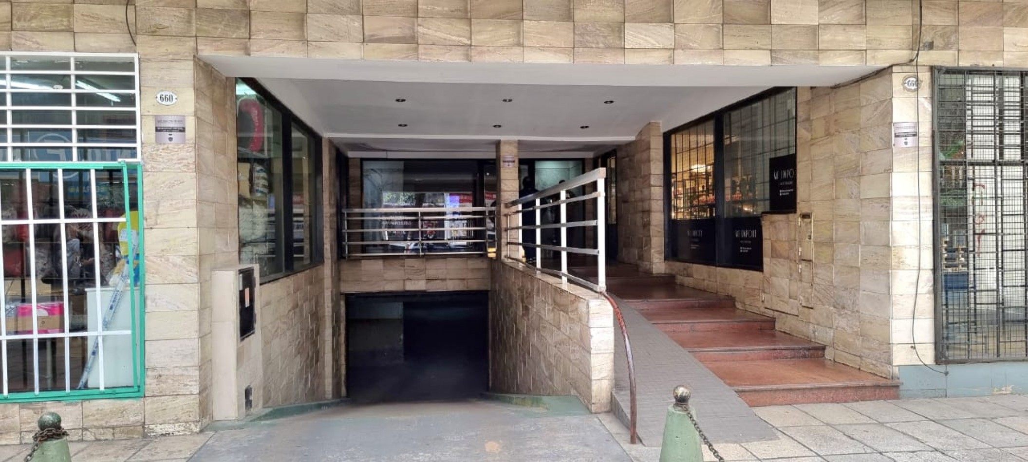 Venta Cochera en Monserrat