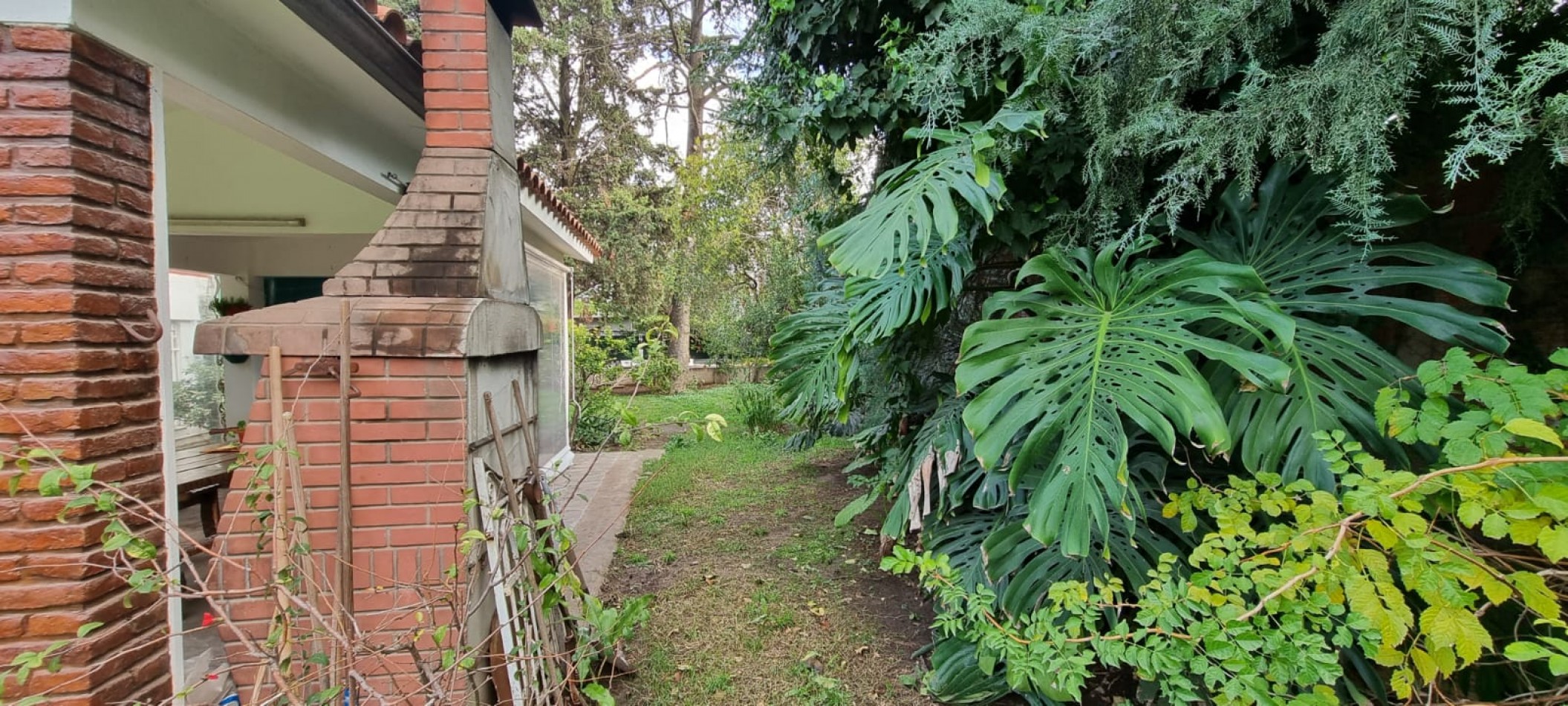 Venta Casa 4 Amb Con Jardin, Quincho y Terraza En Paso Del Rey