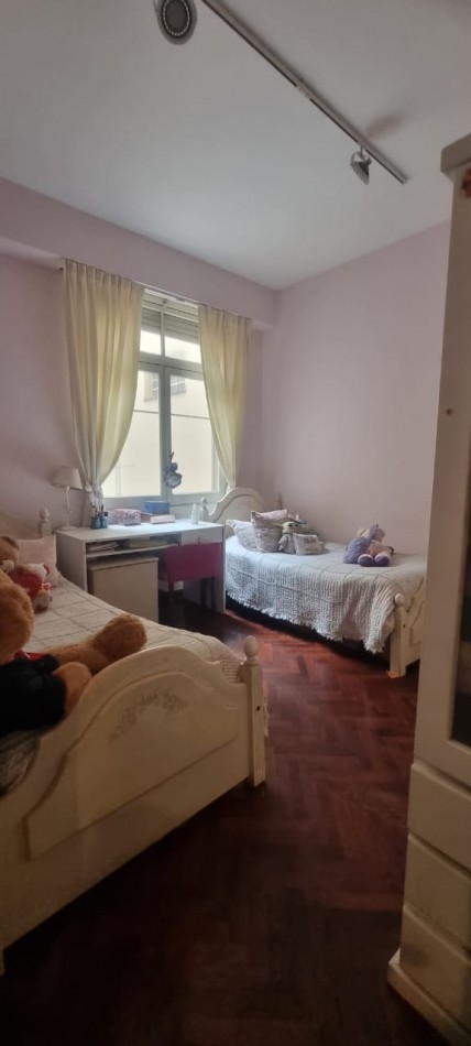 Venta departamento 3 ambientes en Av. Avellaneda 2400 Flores