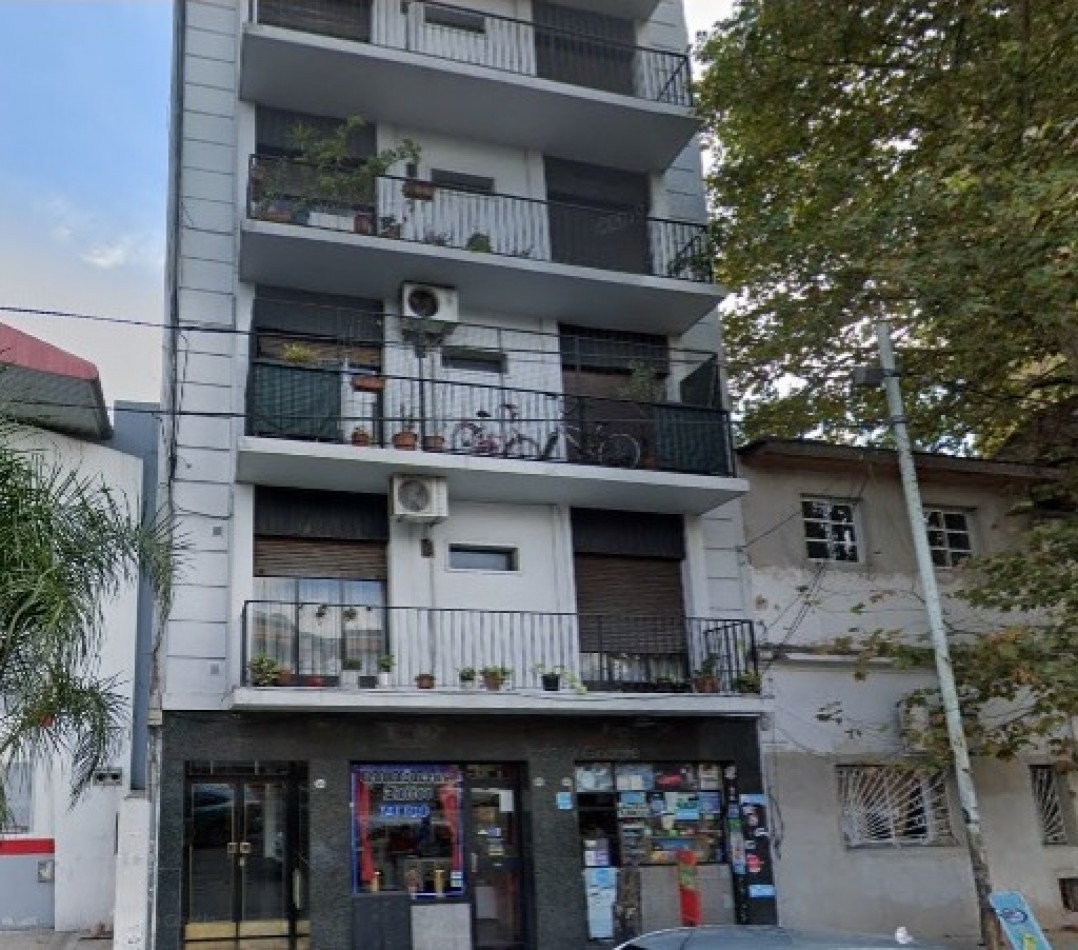 Venta depto 4 amb con balcon corrido en Juan B Justo 5400, Villa Gral Mitre.