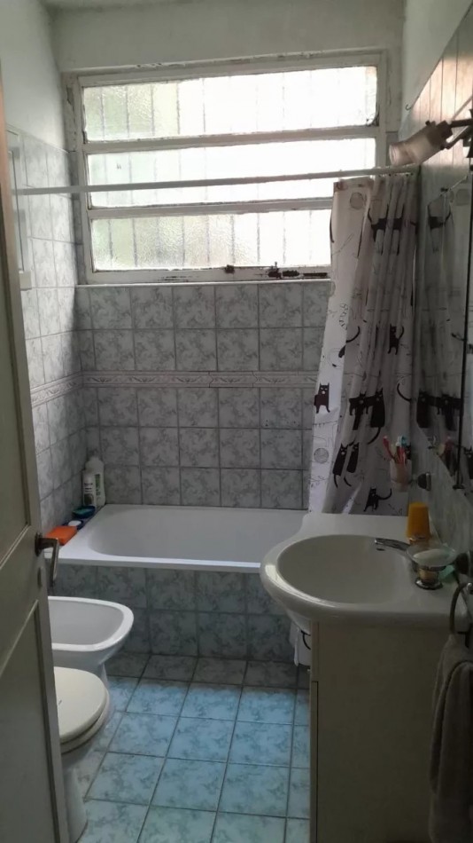 Venta depto 3 amb con jardin en Av. Rivadavia 5900, Caballito.