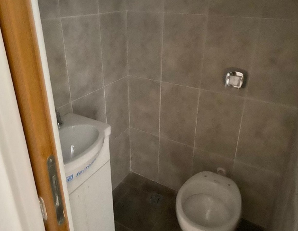 Venta monoambiente con balcon en Palestina 500, Almagro.