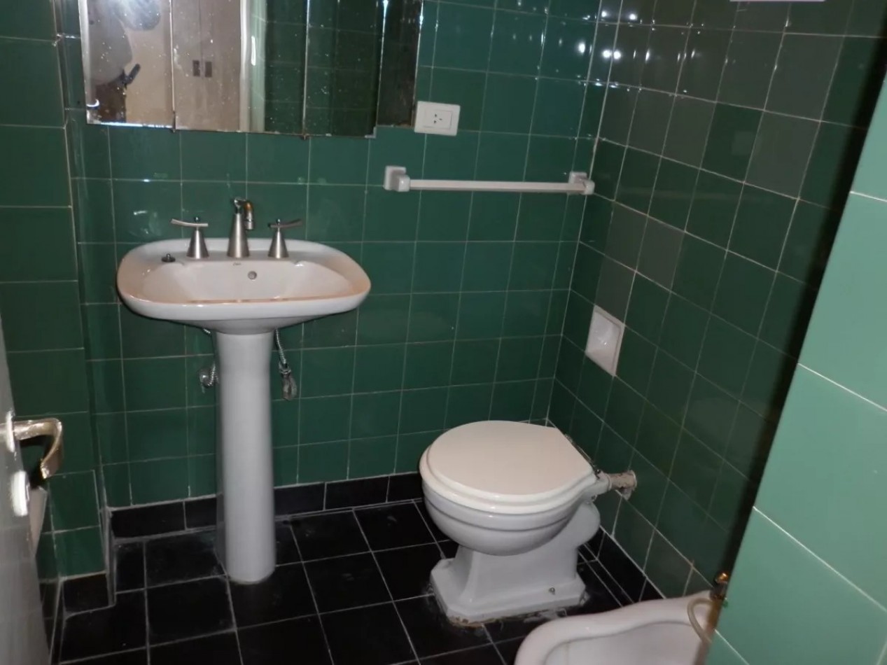 VENTA Depto 2 amb con balcon en M. T. de Alvear 2000, Recoleta