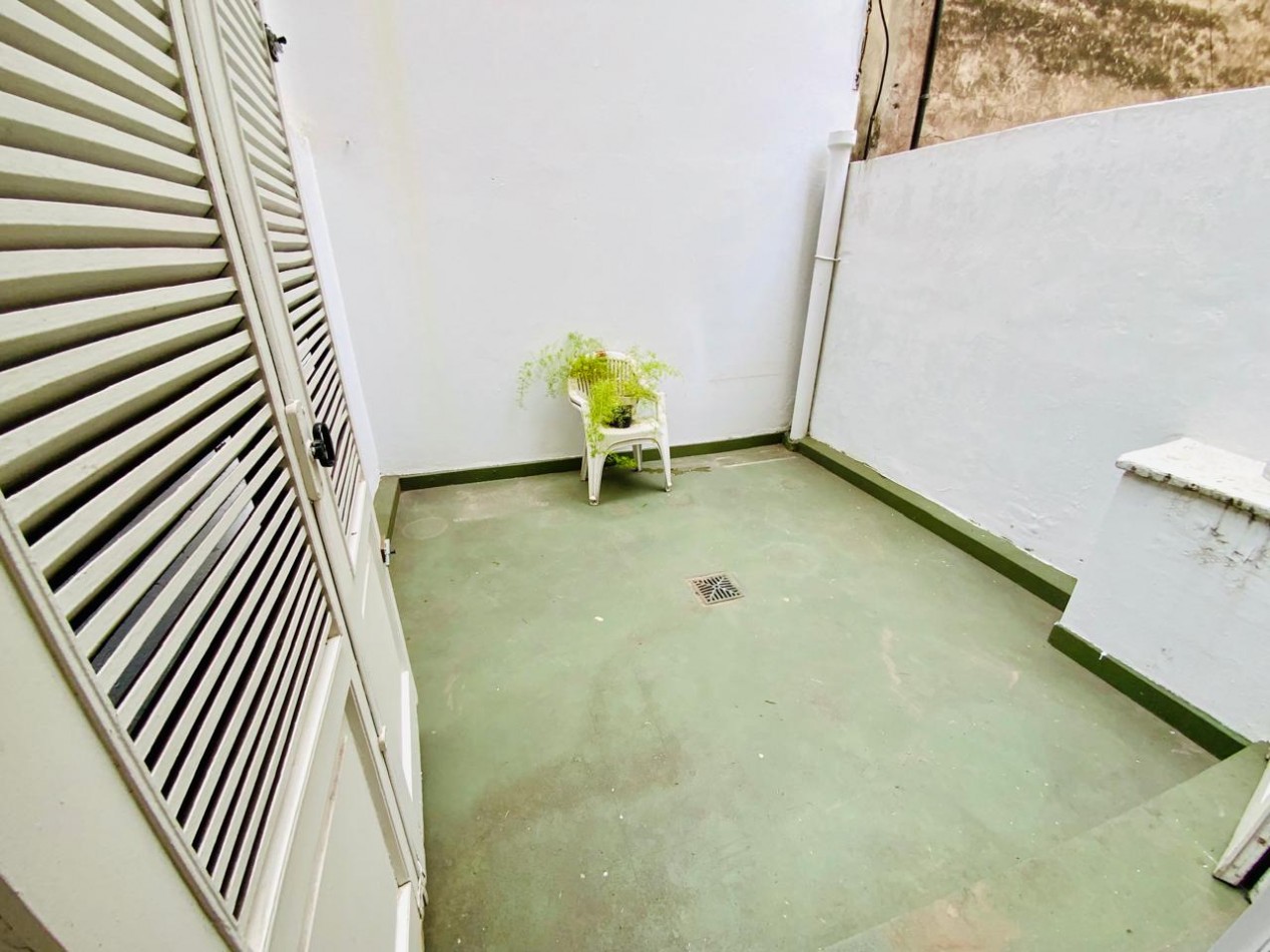 Venta monoambiente con patio refaccionado en Marcelo Torcuato De Alvear 900, Retiro