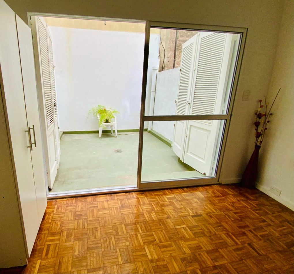 Venta monoambiente con patio refaccionado en Marcelo Torcuato De Alvear 900, Retiro