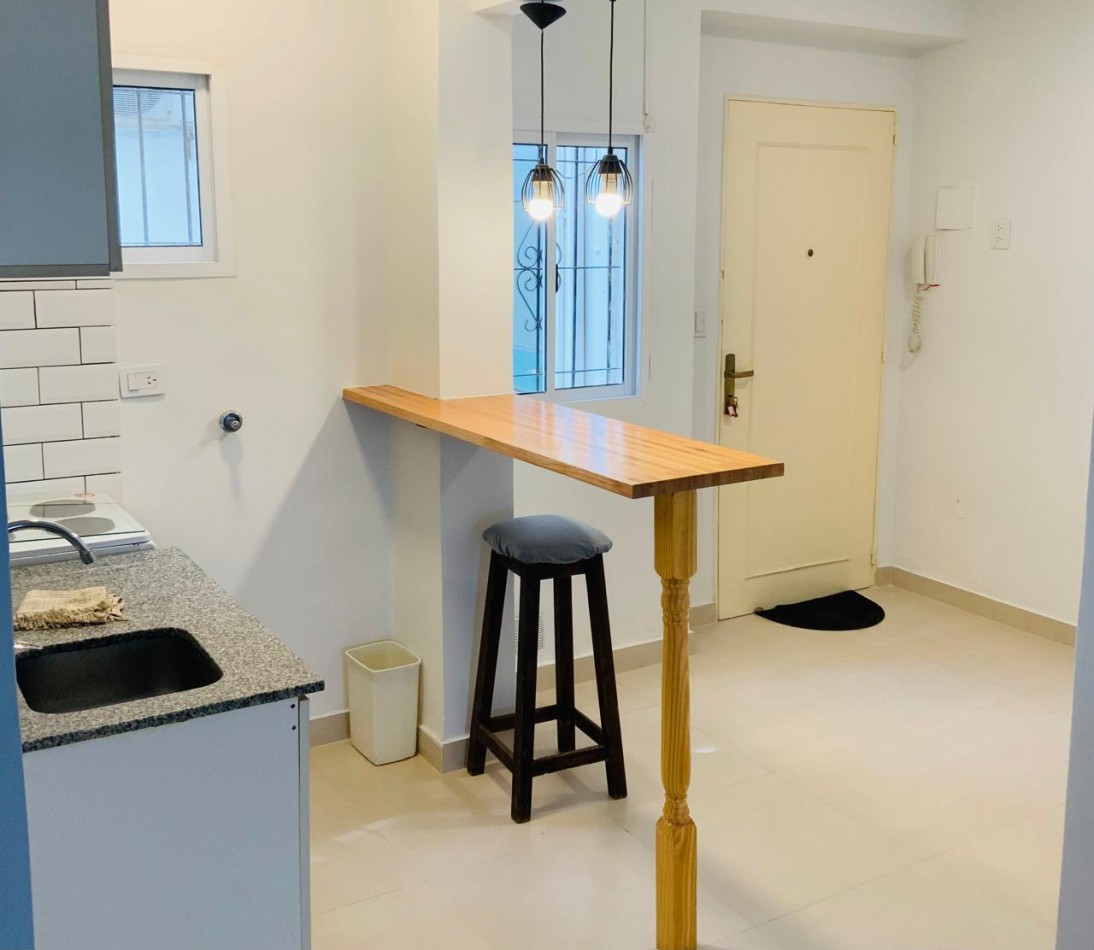 Venta monoambiente con patio refaccionado en Marcelo Torcuato De Alvear 900, Retiro