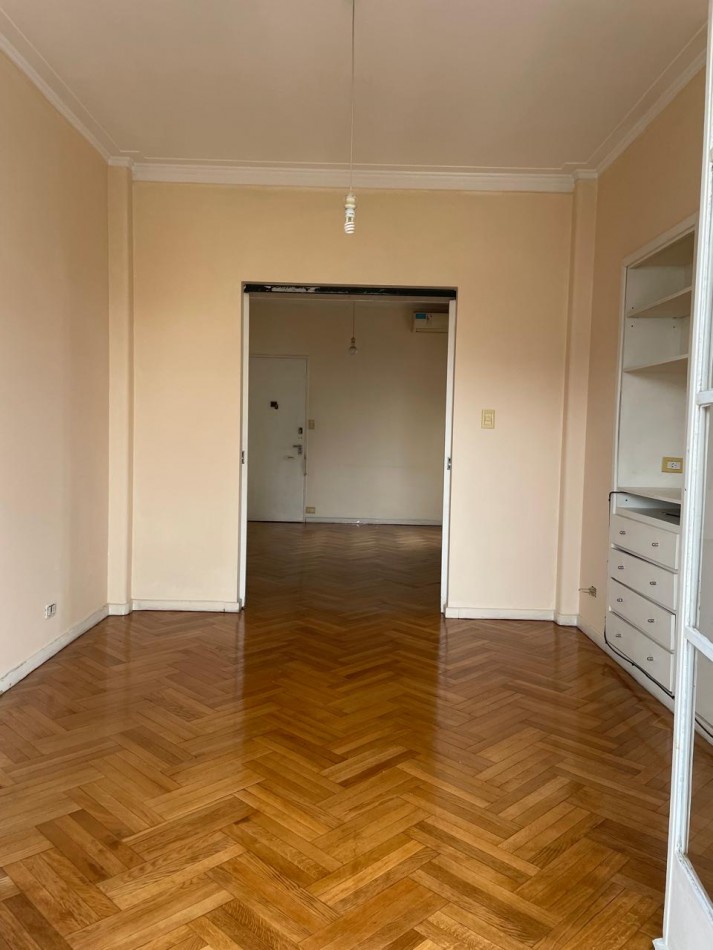 Venta departamento 3 ambientes con balcon en Carlos Calvo 1200, Constitucion
