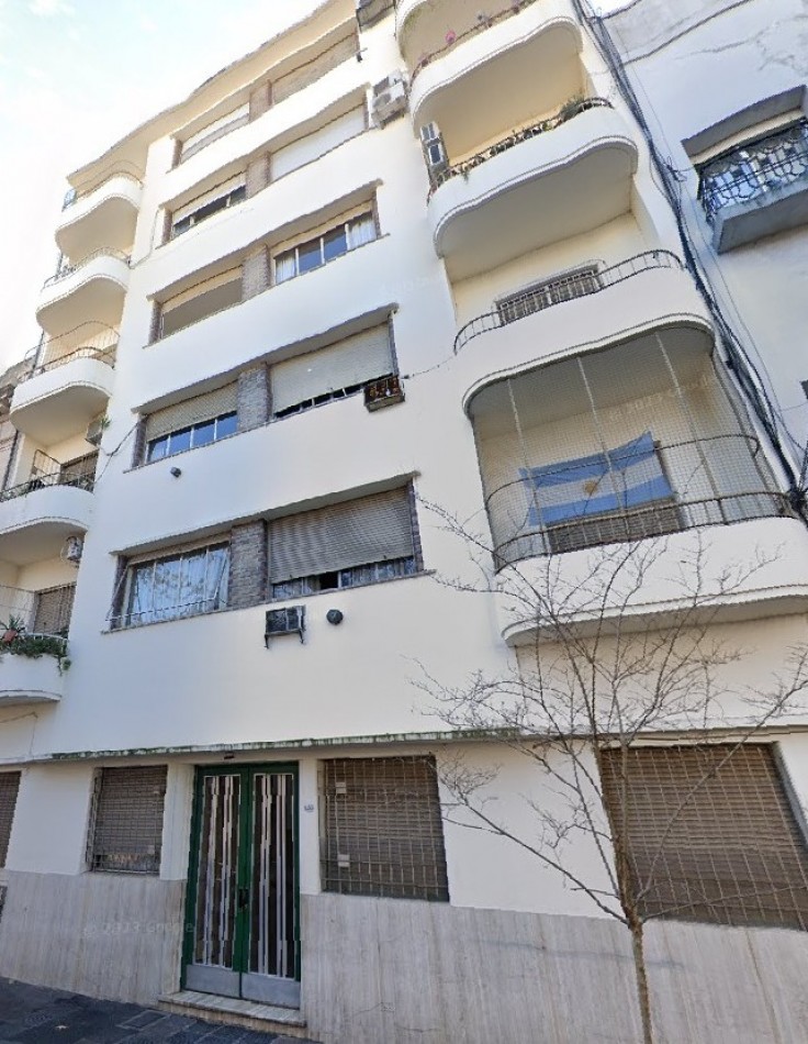 Venta departamento 3 ambientes con balcon en Carlos Calvo 1200, Constitucion