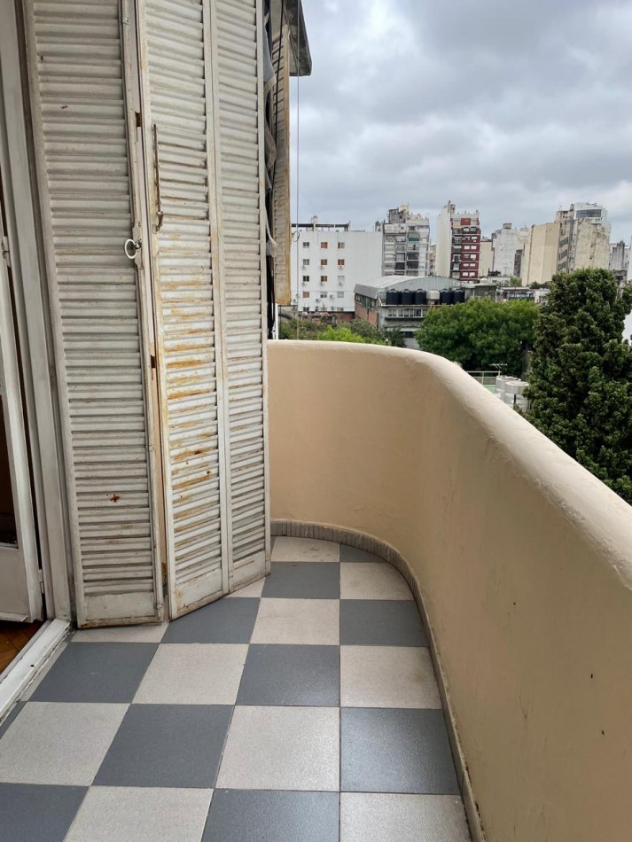 Venta departamento 3 ambientes con balcon en Carlos Calvo 1200, Constitucion