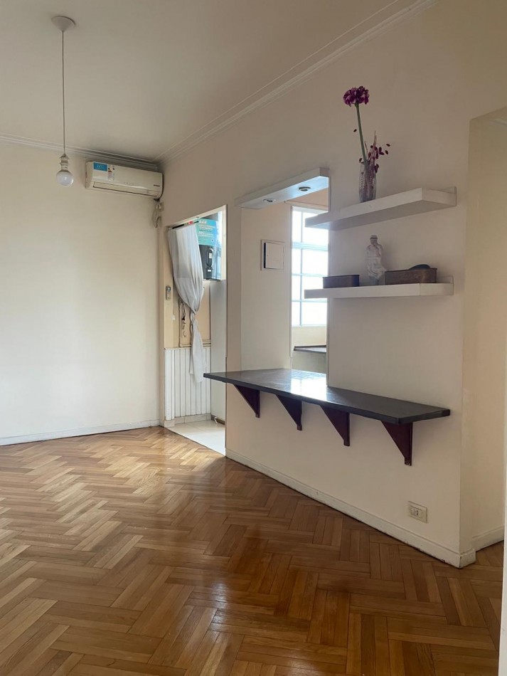 Venta departamento 3 ambientes con balcon en Carlos Calvo 1200, Constitucion