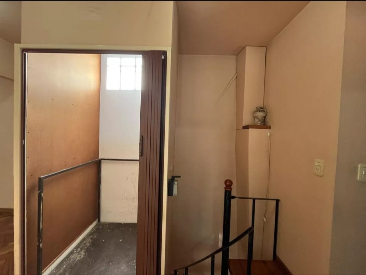 Venta Casa de 4 Amb Con Cochera en Acassuso 7500, Mataderos