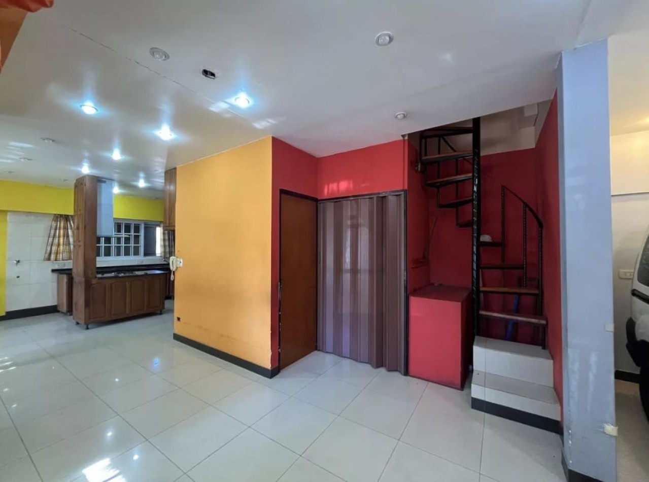 Venta Casa de 4 Amb Con Cochera en Acassuso 7500, Mataderos