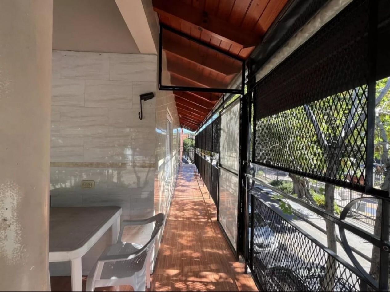 Venta Casa de 4 Amb Con Cochera en Acassuso 7500, Mataderos