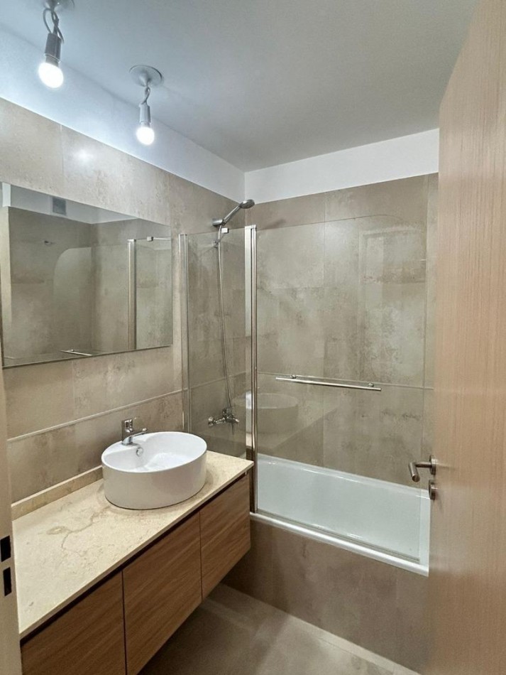 Venta depto 2 amb con balcon en G. de Laferrere 1100, Parque Chacabuco