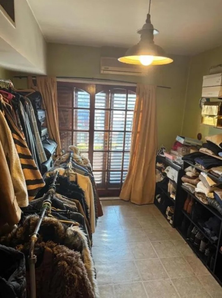 Venta Casa 6 amb en Villa del Parque, con cocheras