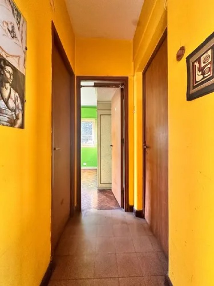 Venta dpto 4 amb  con balcon al frente Av Lacarra 400  Parque Avellaneda