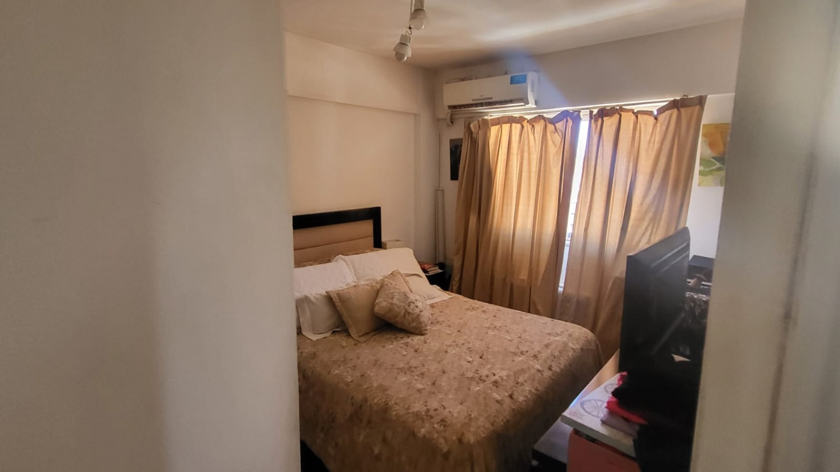 EN VENTA DEPTO 3 AMB. VENEZUELA 2300 BALVANERA