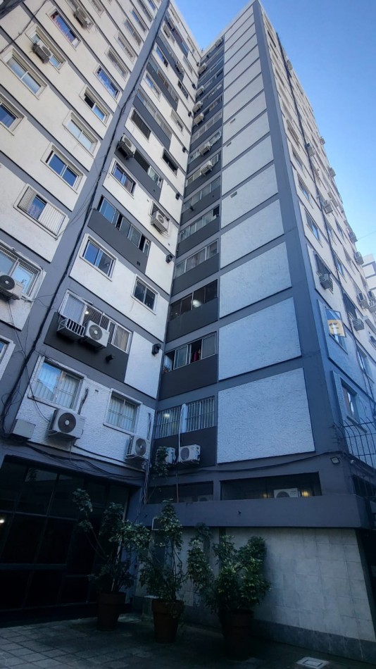 EN VENTA DEPTO 3 AMB. VENEZUELA 2300 BALVANERA