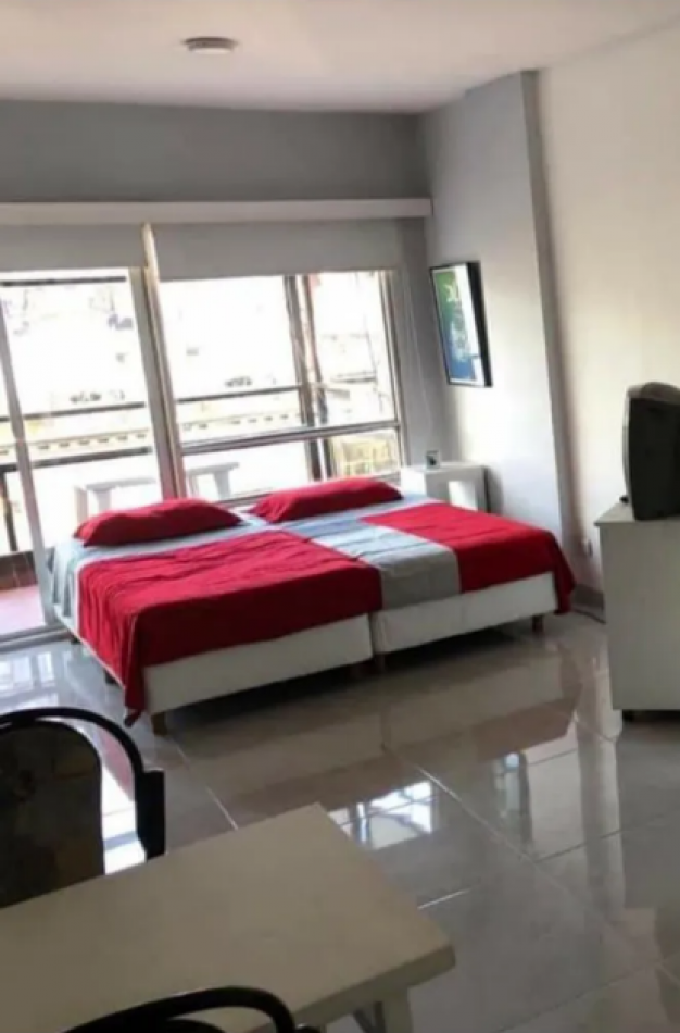 Departamento Monoambiente Sobre Av Santa Fe  En Piso Alto