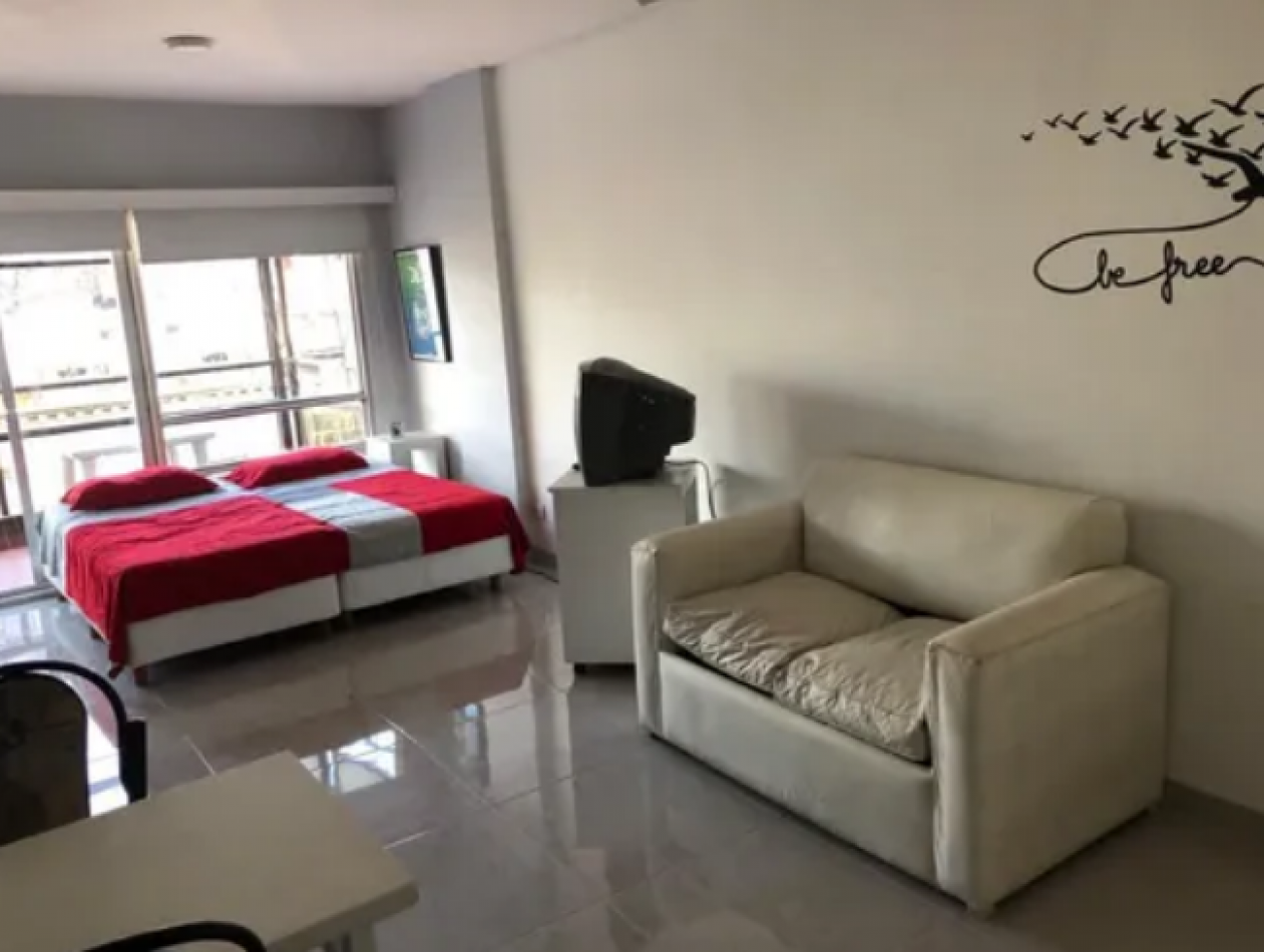 Departamento Monoambiente Sobre Av Santa Fe  En Piso Alto