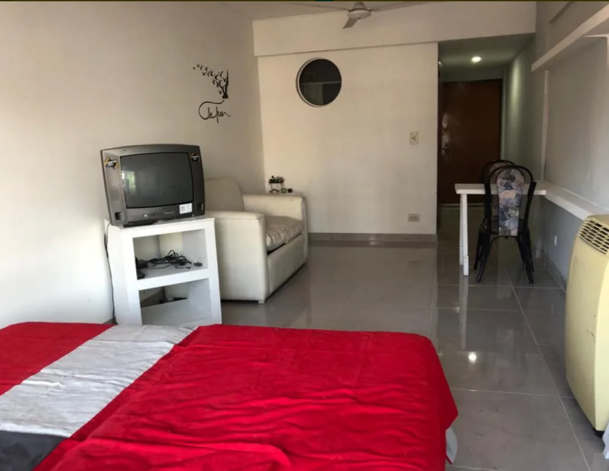 Departamento Monoambiente Sobre Av Santa Fe  En Piso Alto