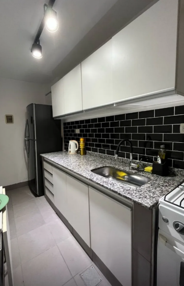 Venta departamento 2 ambientes con patio en Caballito