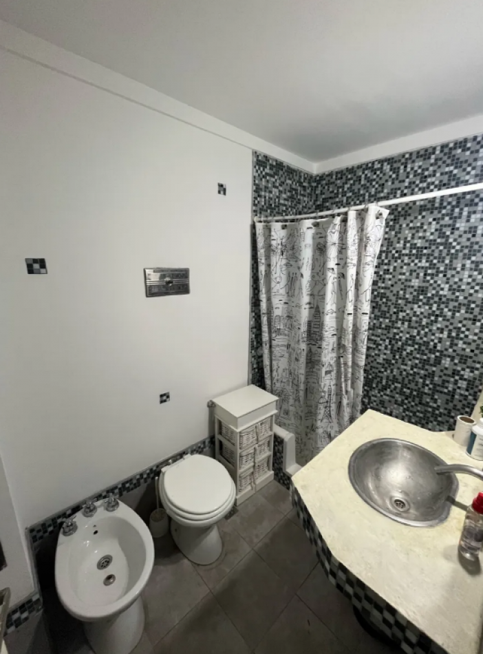 Venta departamento 2 ambientes con patio en Caballito