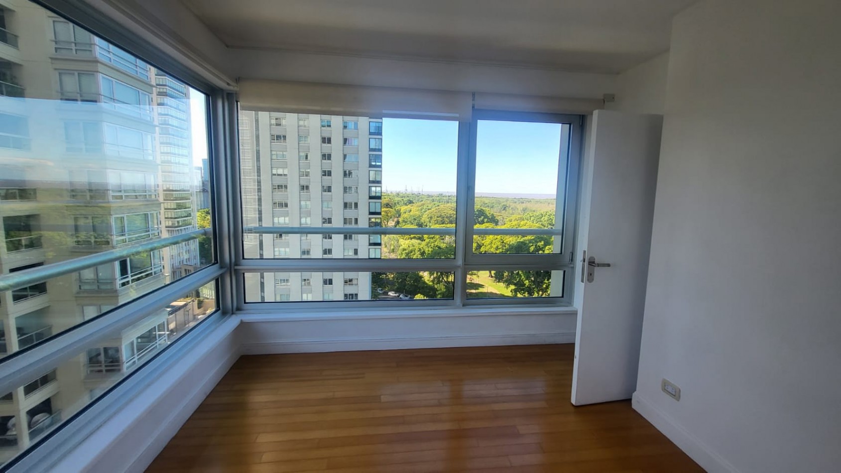 Venta Departamento en la Torre Le Parc 3 Amb con Cochera Puerto Madero