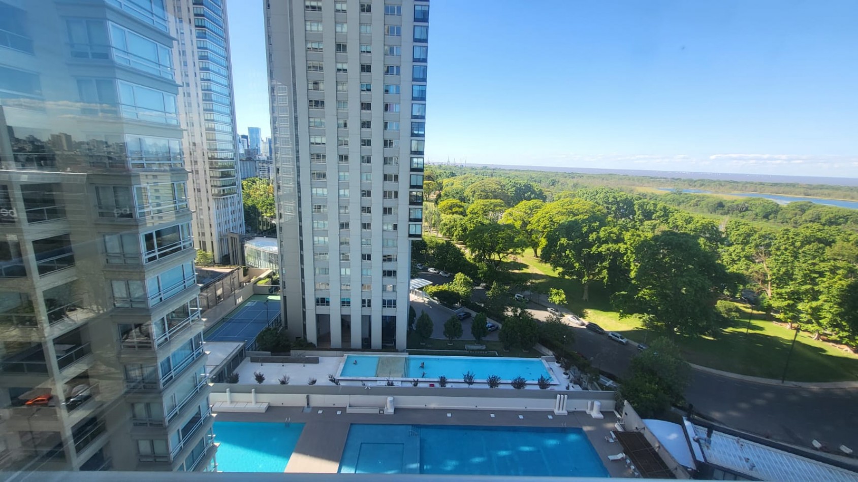 Venta Departamento en la Torre Le Parc 3 Amb con Cochera Puerto Madero