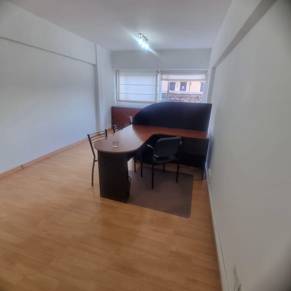 En Venta Monoambiente con cochera Esmeralda 600, San Nicolas