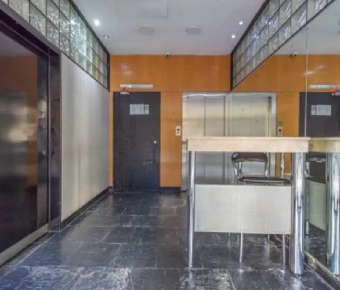 Venta semipiso 3 amb con patio en Colegiales