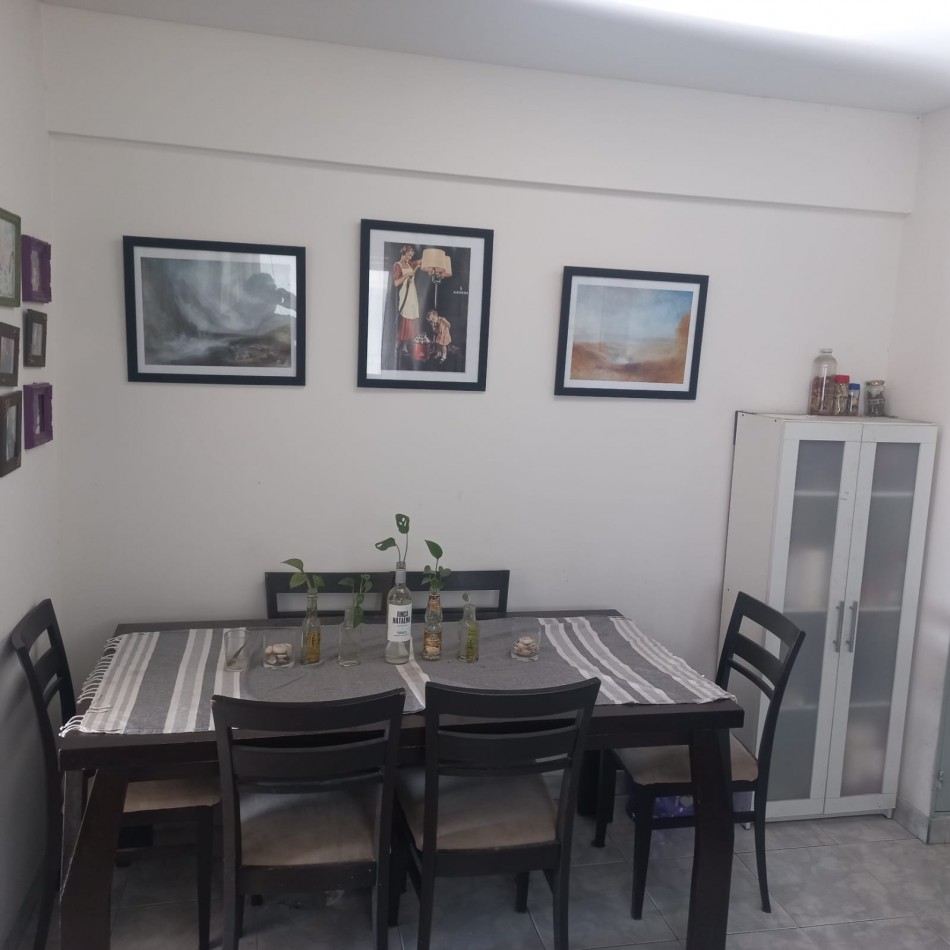 En venta depto 3 Amb al  Frente c/ cochera y Baulera en Villa del Parque
