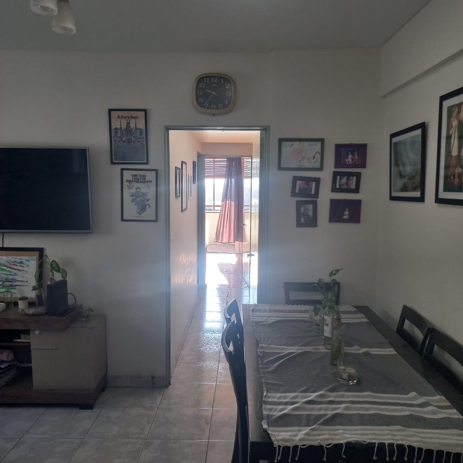 En venta depto 3 Amb al  Frente c/ cochera y Baulera en Villa del Parque