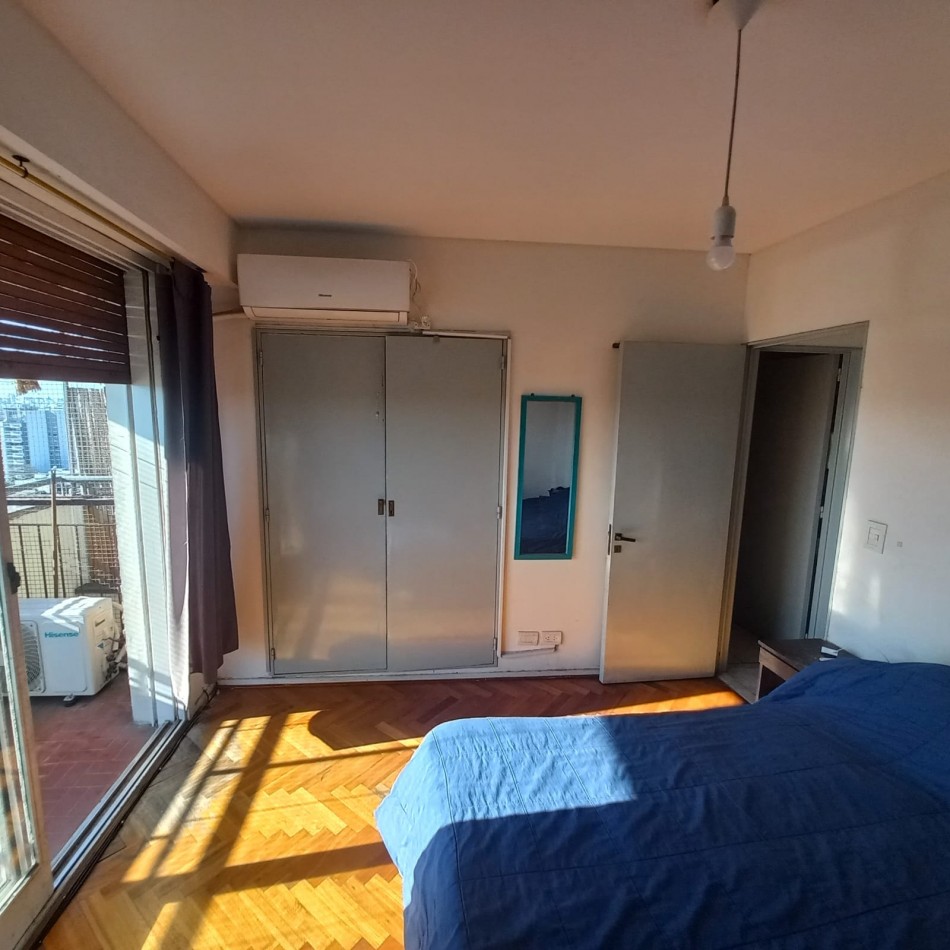 En venta depto 3 Amb al  Frente c/ cochera y Baulera en Villa del Parque
