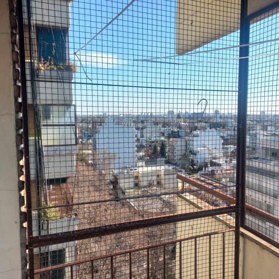 En venta depto 3 Amb al  Frente c/ cochera y Baulera en Villa del Parque