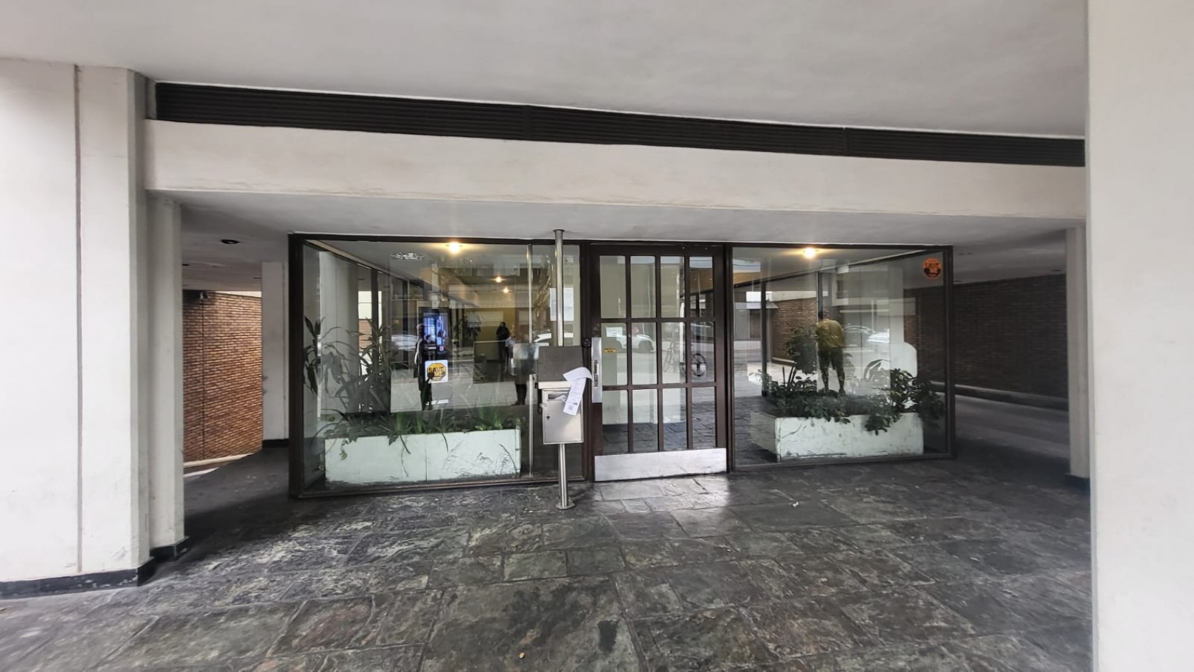 DEPARTAMENTO 3 AMB AL CONTRAFRENTE  CON COCHERA Y BAULERA EN VILLA DEL PARQUE