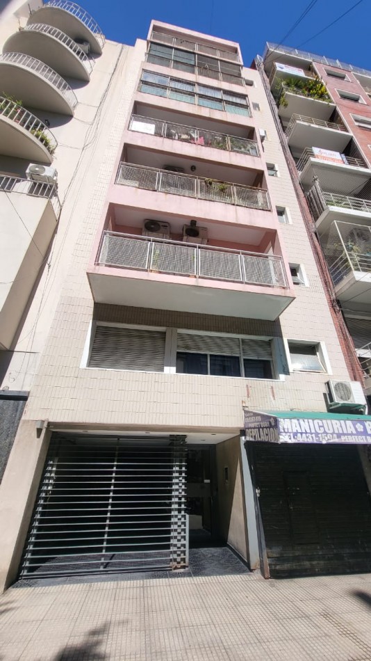Venta departamento 2 ambientes con balcon contrafrente Ultimo Piso en Caballito