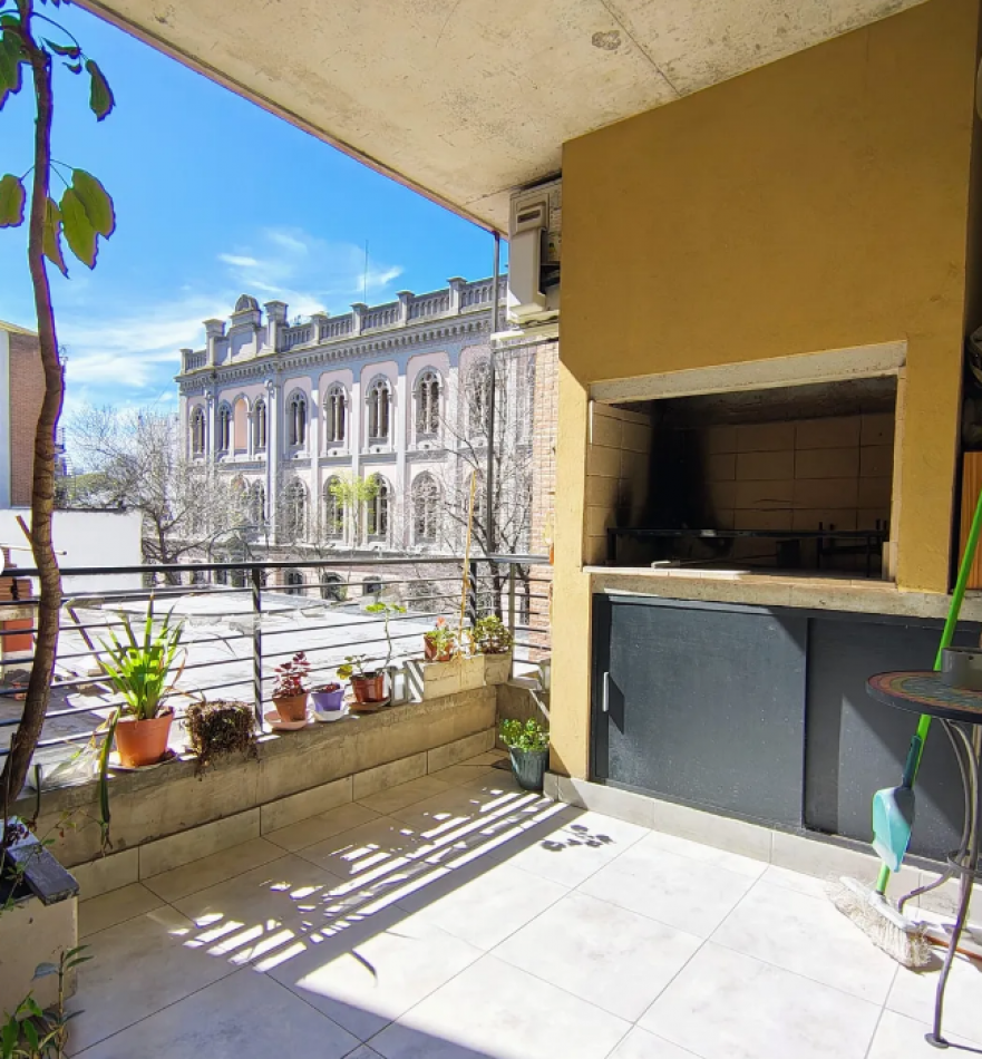 En venta Depto de 2 amb con cochera en Caballito