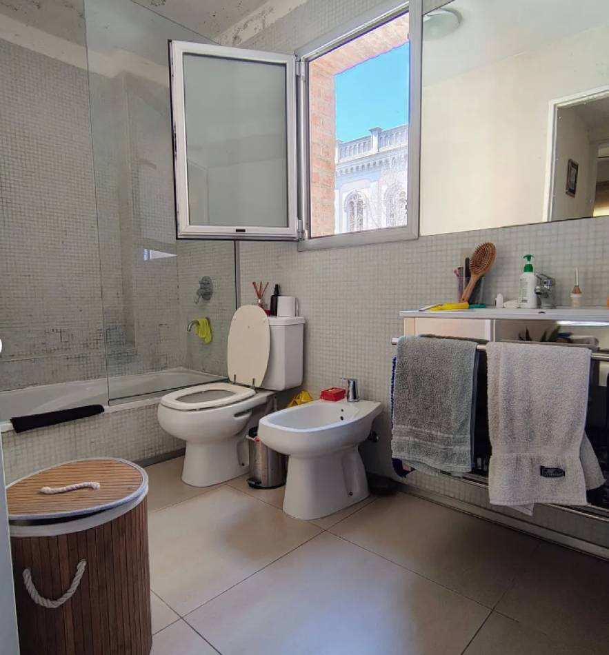 En venta Depto de 2 amb con cochera en Caballito