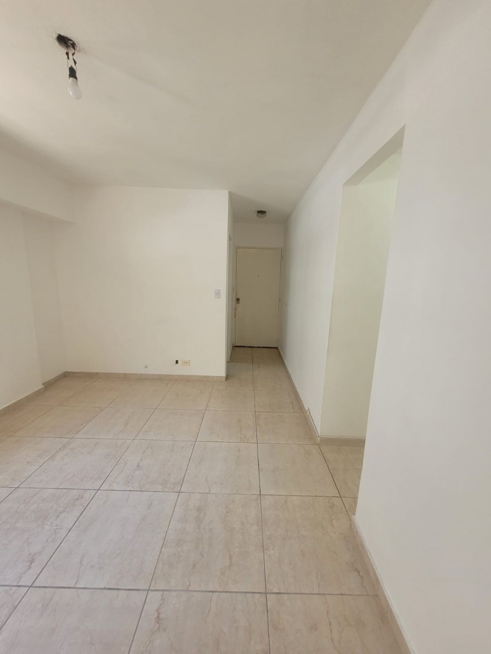 En alquiler depto de 2 amb  con patio en Almagro