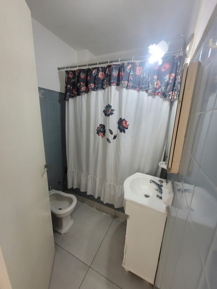 En alquiler depto de 2 amb  con patio en Almagro