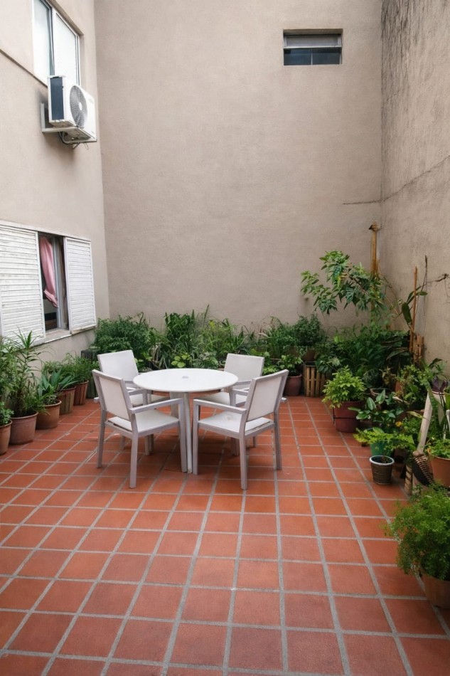 Venta depto 3 amb con patio en Peron 4200, Almagro.