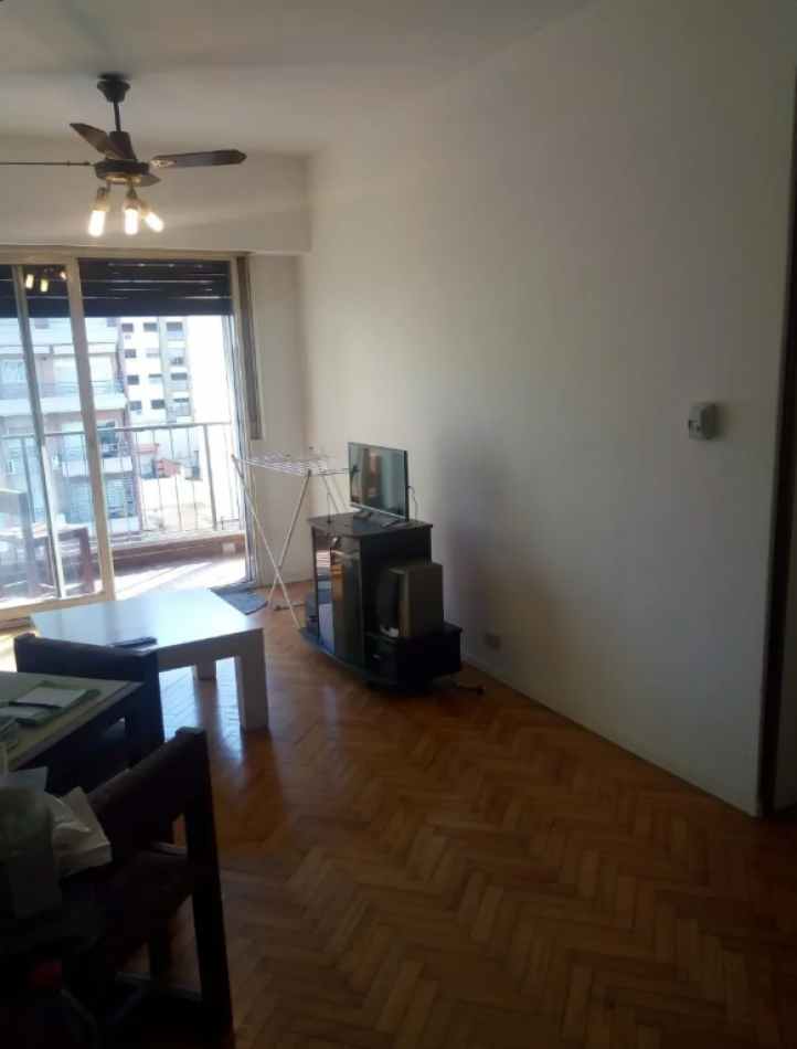 En venta depto de 3 Amb con Balcon al contrafrente en Flores