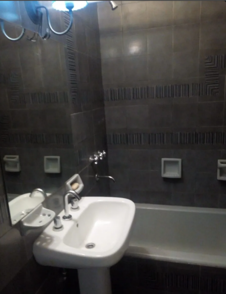 En venta depto de 3 Amb con Balcon al contrafrente en Flores